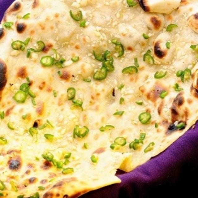 Chili Garlic Naan Tray.