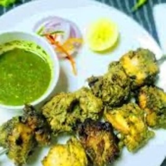 Chicken Hariyali Kebab Tray.