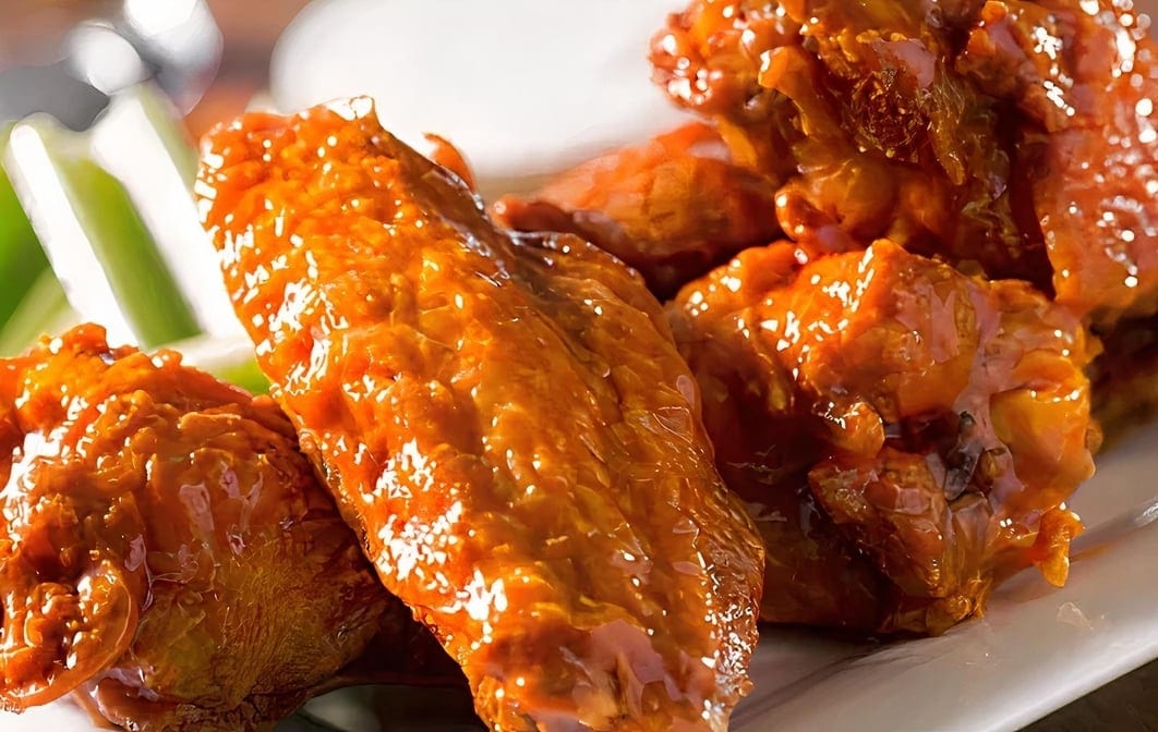 12 Pcs of Chilli Garlic Wings.