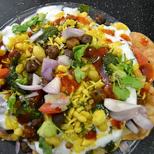 Aloo papdi Chaat  Tray.