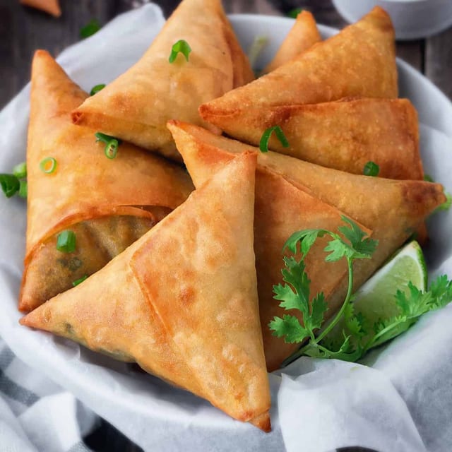 Jalapeno Cheese Samosa Tray.
