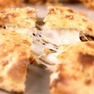 Garlic Naan Stuffed With Cheese (LS)